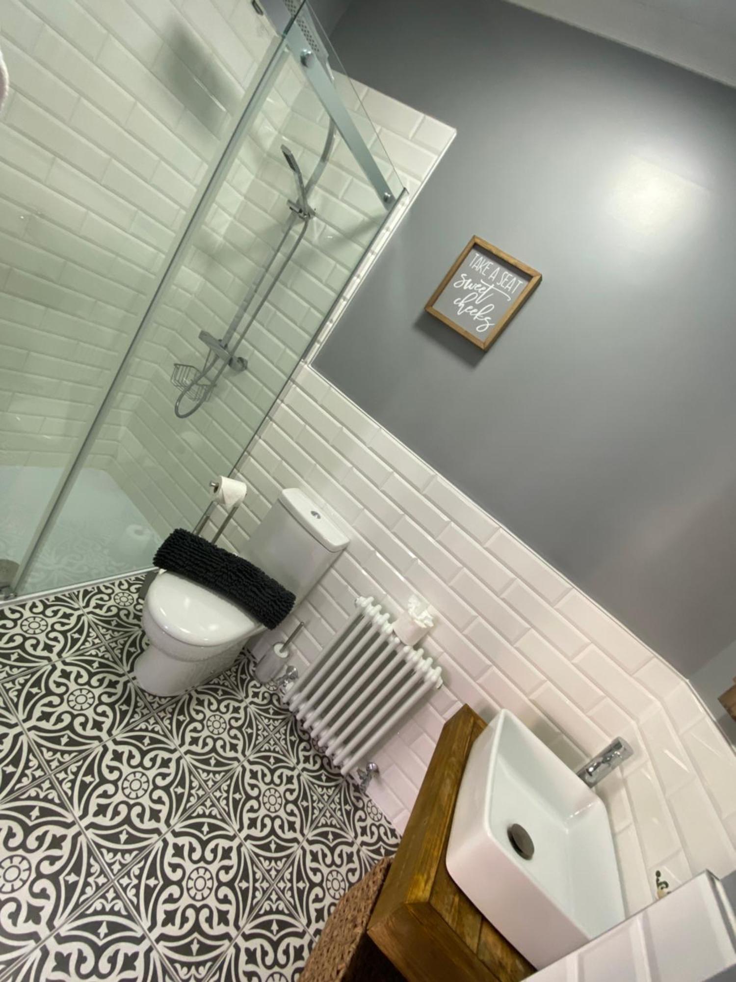 Butterfly Guest House Porthcawl Bagian luar foto