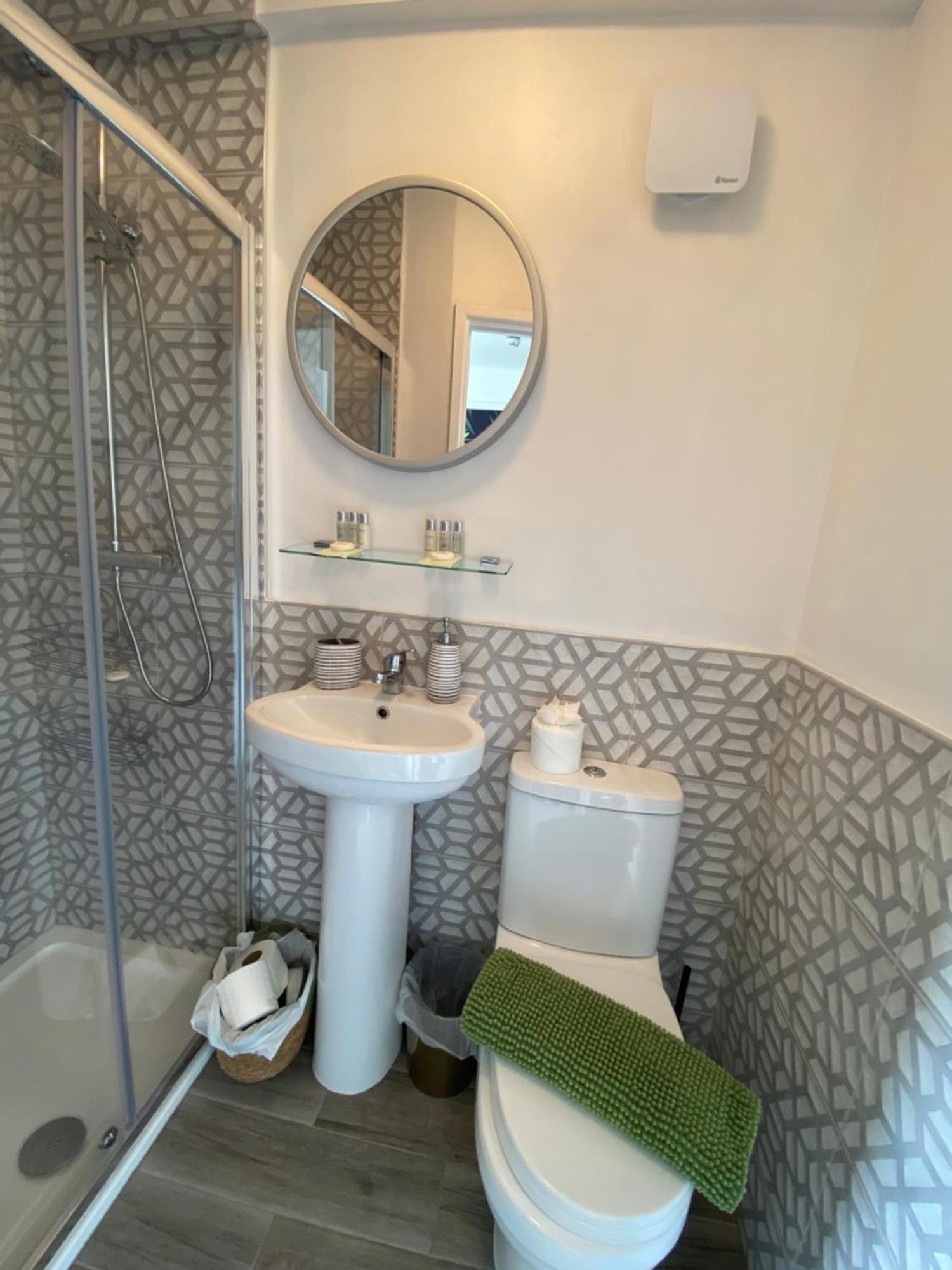 Butterfly Guest House Porthcawl Bagian luar foto